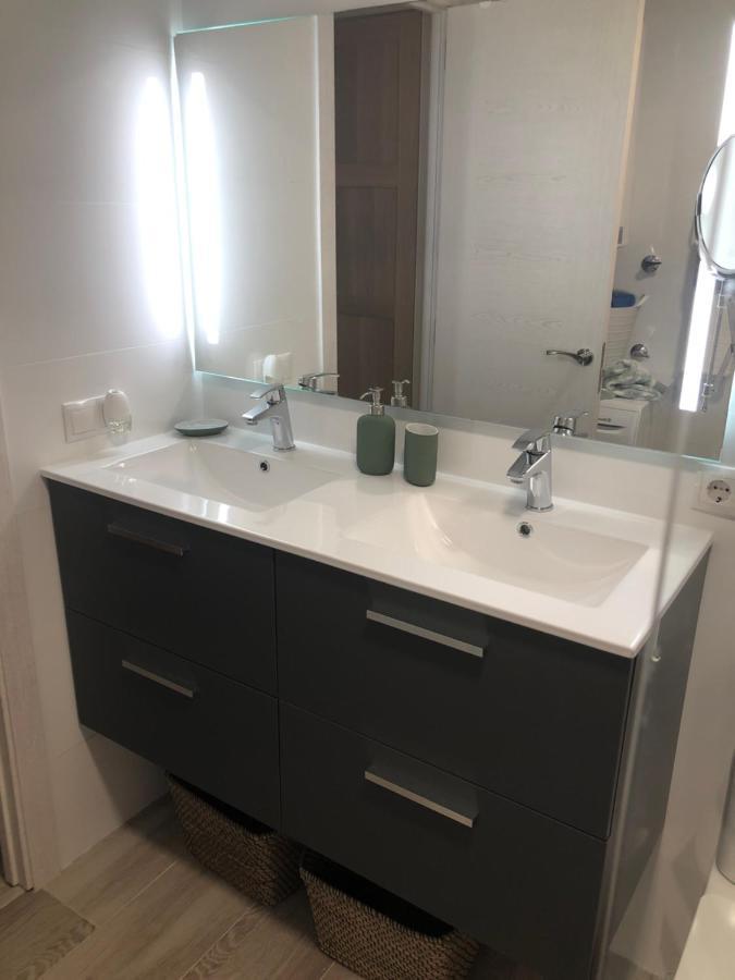 Totalmente Reformado Con Piscina Y Jardines Al Lado De La Playa De La Carihuela Appartamento Torremolinos