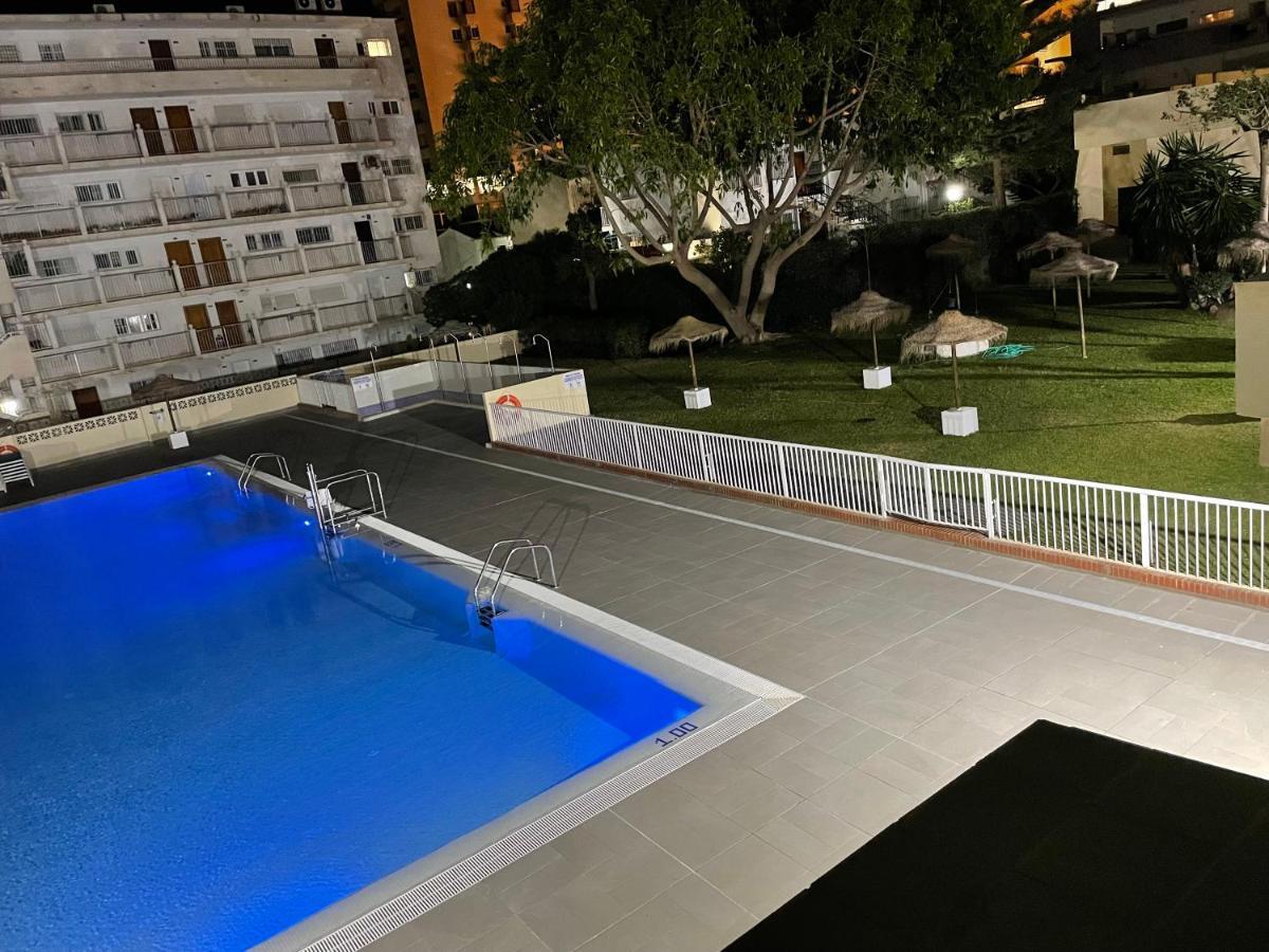 Totalmente Reformado Con Piscina Y Jardines Al Lado De La Playa De La Carihuela Appartamento *