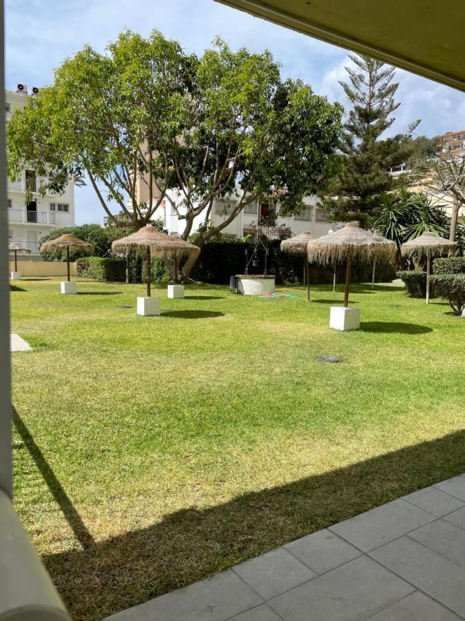 Appartamento Totalmente Reformado Con Piscina Y Jardines Al Lado De La Playa De La Carihuela