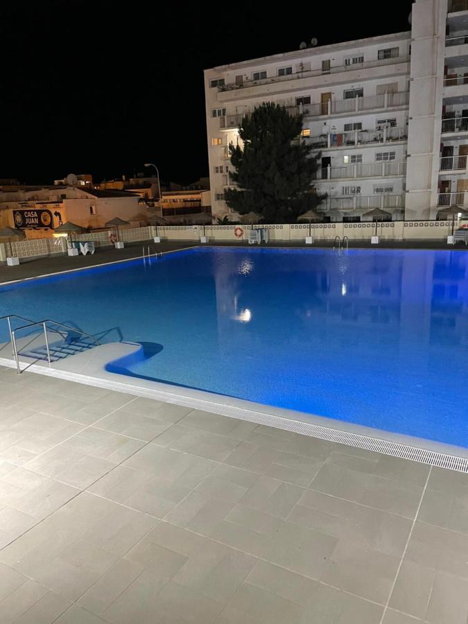Totalmente Reformado Con Piscina Y Jardines Al Lado De La Playa De La Carihuela Appartamento