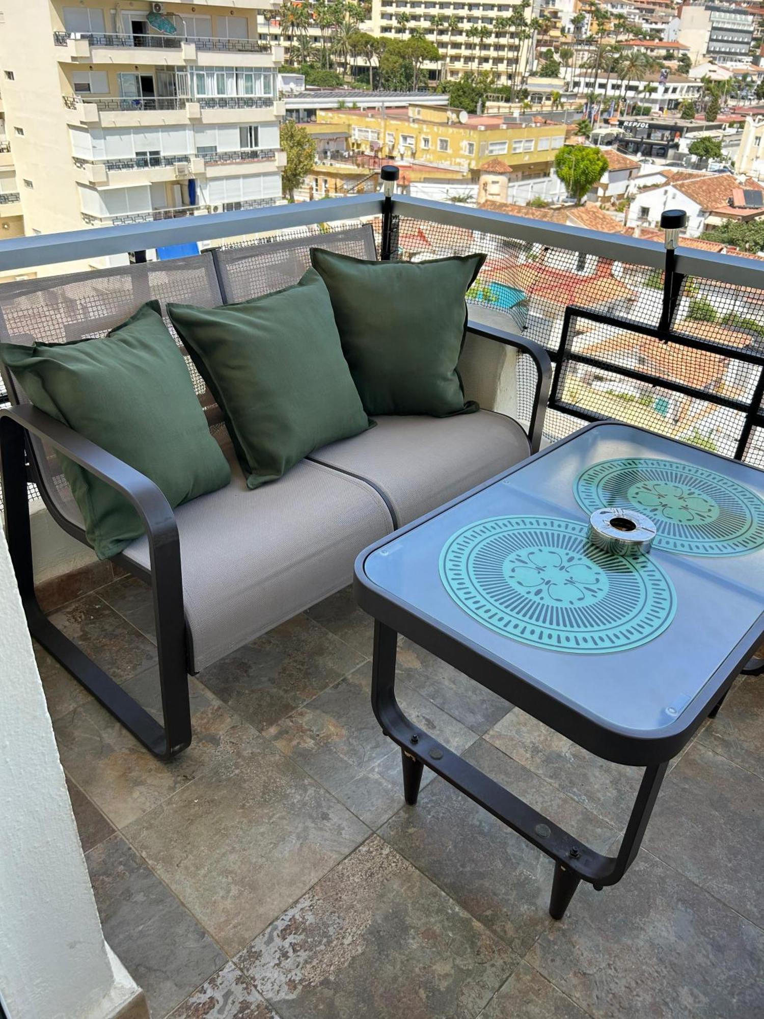 Totalmente Reformado Con Piscina Y Jardines Al Lado De La Playa De La Carihuela Appartamento *
